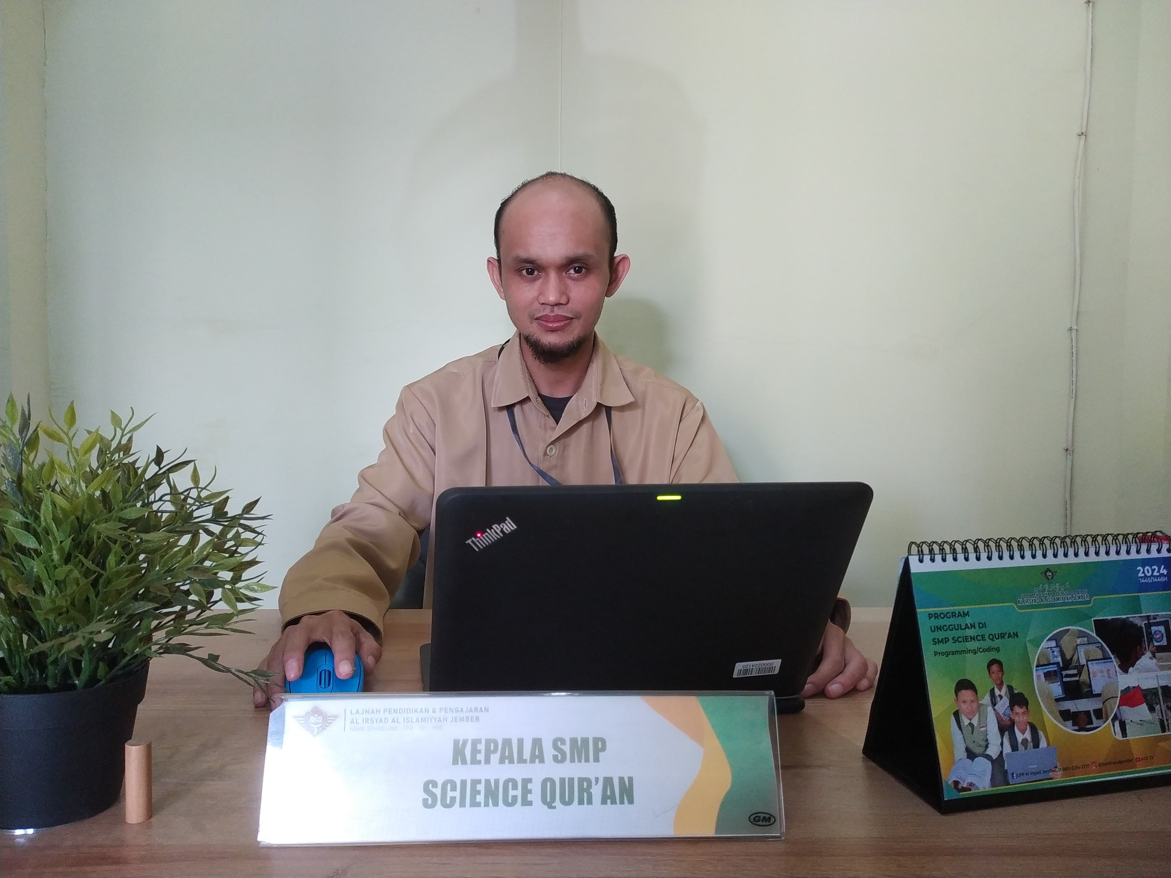Kepala Sekolah SMP Science Qur’an AIJE